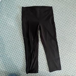 Lululemon Athletica Size 8 Capri Leggings